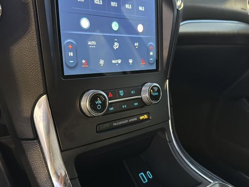 Used 2022 Ford Edge Titanium image 22