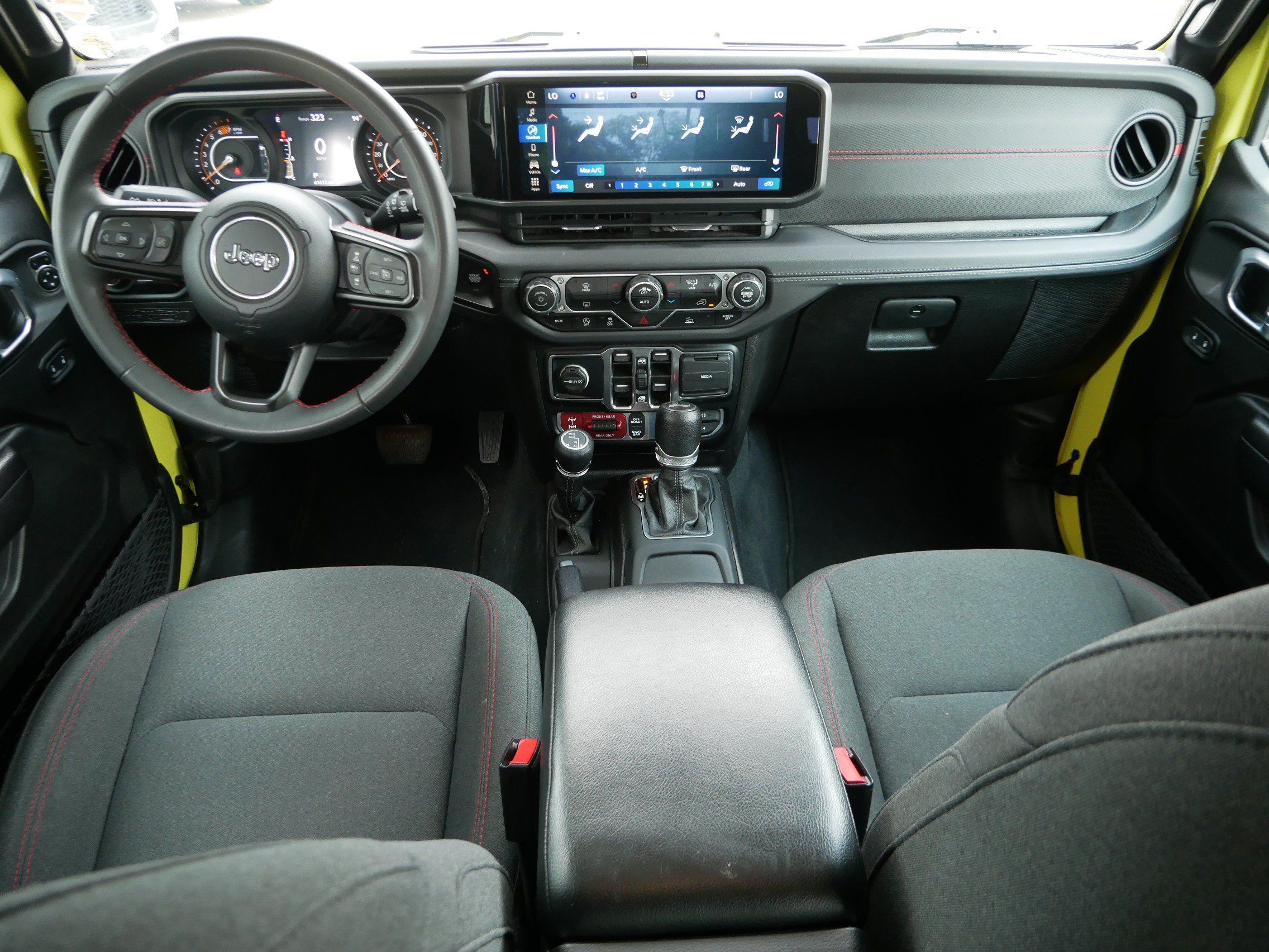 Used 2024 Jeep Wrangler Unlimited Rubicon AWD/4WD image 9