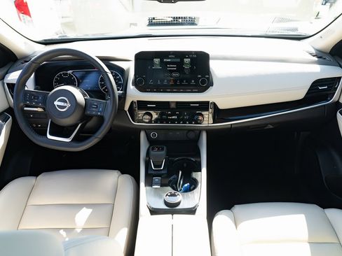 Used 2023 Nissan Rogue SL w/ SL Premium Package image 8