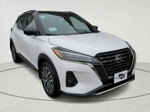 Certified 2024 Nissan Kicks SR w/ SR Premium Package FWD image 1