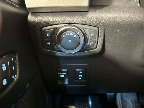 Used 2019 Ford F150 Lariat image 14