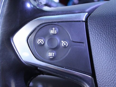 Used 2018 Chevrolet Traverse LT image 14