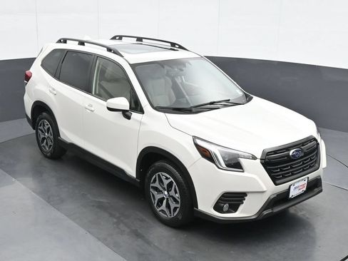 Used 2023 Subaru Forester Premium AWD/4WD image 25