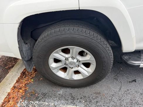 Used 2016 Toyota 4Runner SR5 AWD/4WD image 5