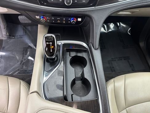 Used 2020 Buick Enclave Premium w/ Sun and Sites Package image 21