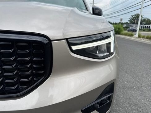 Used 2023 Volvo XC40 B5 Plus w/ Climate Package AWD/4WD image 8