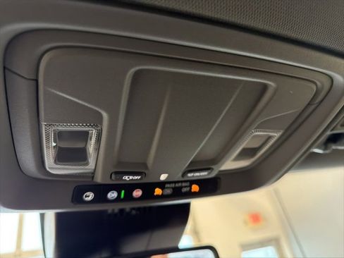 Used 2024 GMC Sierra 2500 SLT image 13