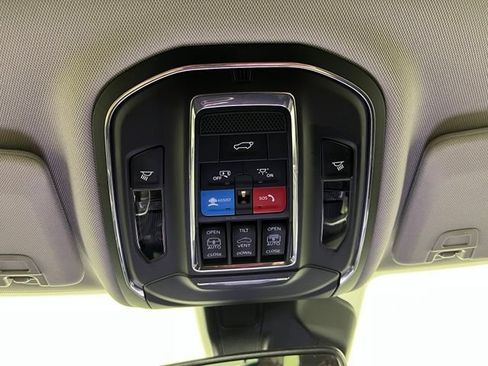 Used 2023 Jeep Grand Cherokee L Limited AWD/4WD image 37