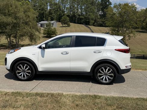 Used 2017 Kia Sportage EX w/ EX Premium Package AWD/4WD image 2