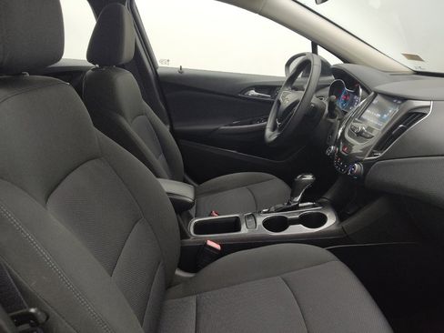Used 2017 Chevrolet Cruze LT w/ Convenience Package FWD image 21