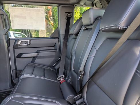 New 2026 Ford Bronco Outer Banks w/ Sasquatch Package AWD/4WD image 14