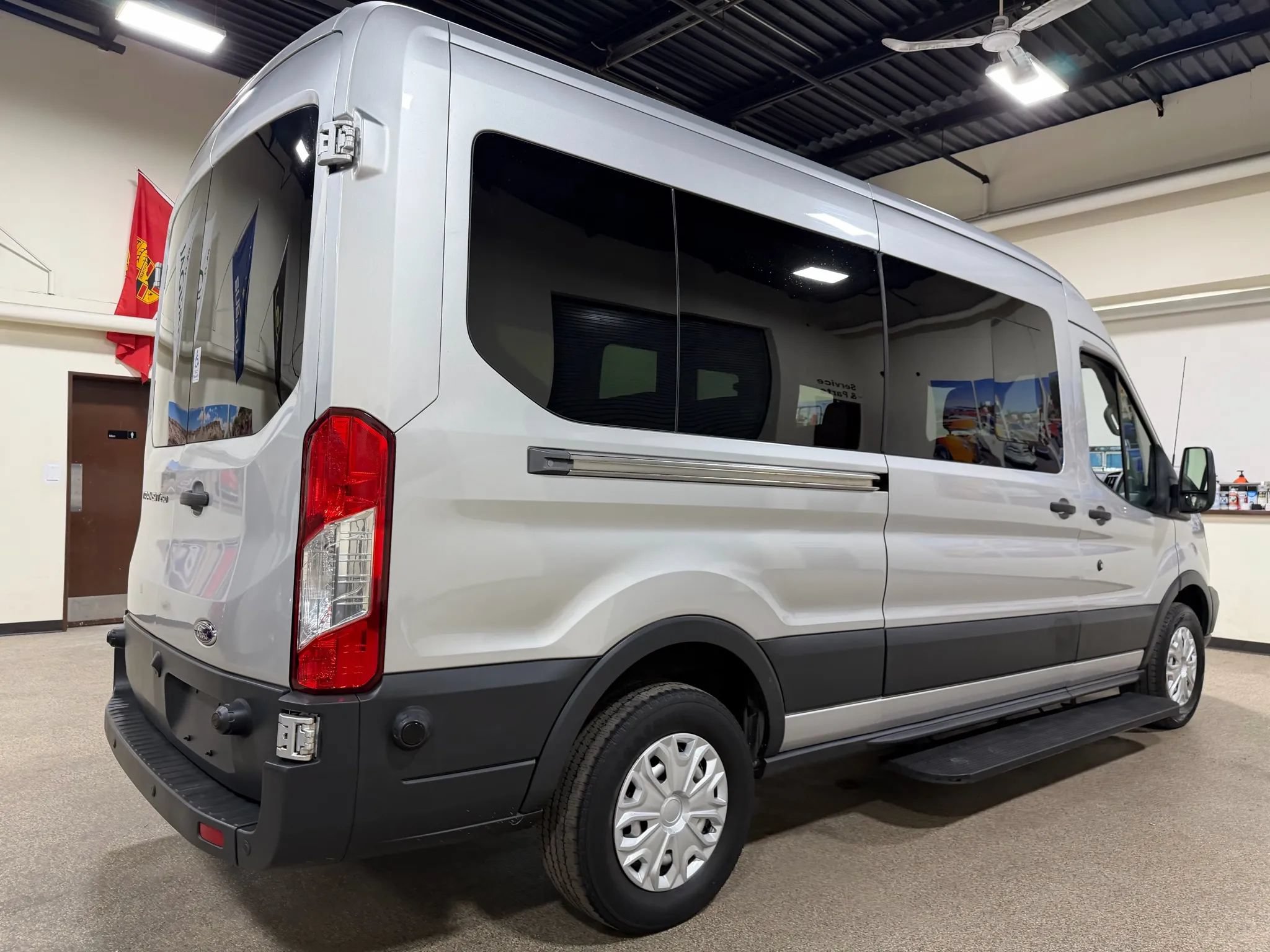 Used 2015 Ford Transit 250 148 Medium Roof RWD image 17