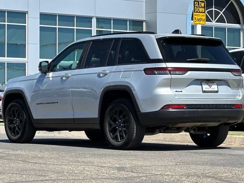 Certified 2024 Jeep Grand Cherokee Altitude AWD/4WD image 5