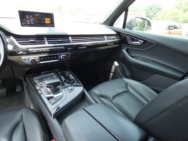 Used 2018 Audi Q7 3.0T Prestige w/ Prestige Package AWD/4WD image 16