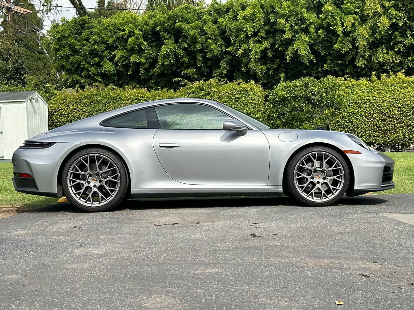 Certified 2025 Porsche 911 Carrera RWD image 9