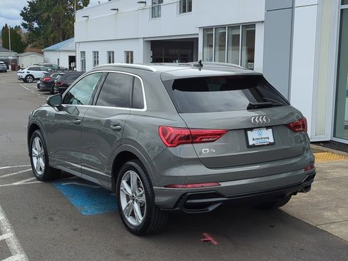 Used 2022 Audi Q3 2.0T Premium w/ Convenience Package image 3