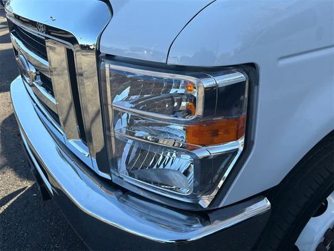 Used 2023 Ford E-450 and Econoline 450 Super Duty w/ Power Windows & Locks Group image 6