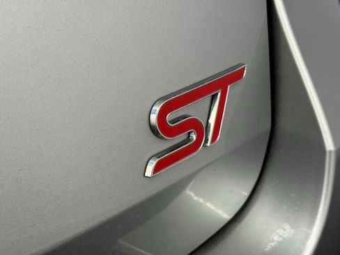 Used 2021 Ford Explorer ST w/ ST Street Pack image 6