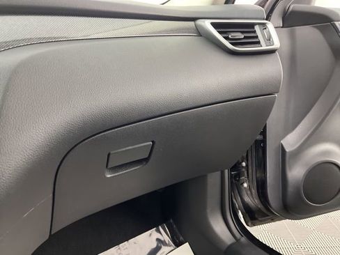 Used 2014 Nissan Rogue SL FWD image 37
