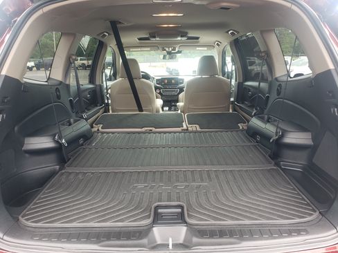 Used 2021 Honda Pilot Touring image 13