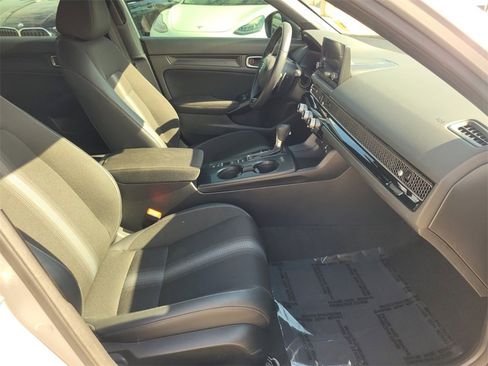 Used 2023 Honda Civic Sport image 15