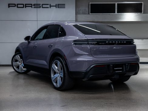 Certified 2025 Porsche Macan 4S Electric AWD/4WD image 3