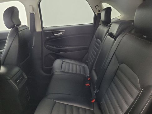 Used 2017 Ford Edge SEL w/ Equipment Group 201A AWD/4WD image 18