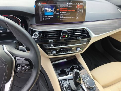 Used 2023 BMW 530i xDrive w/ Convenience Package image 30