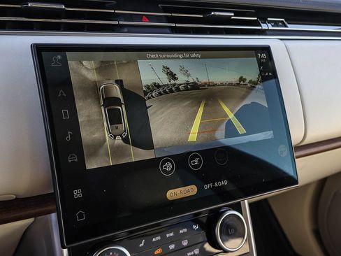 Certified 2023 Land Rover Range Rover SE AWD/4WD image 36