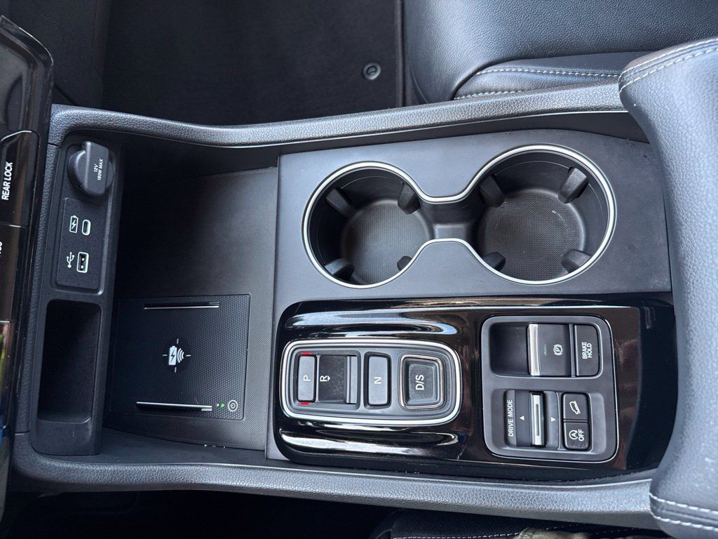 Used 2025 Honda Pilot Touring image 18