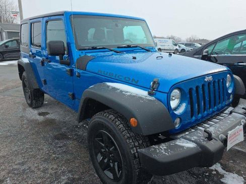 Used 2016 Jeep Wrangler Unlimited Rubicon w/ Connectivity Group image 4