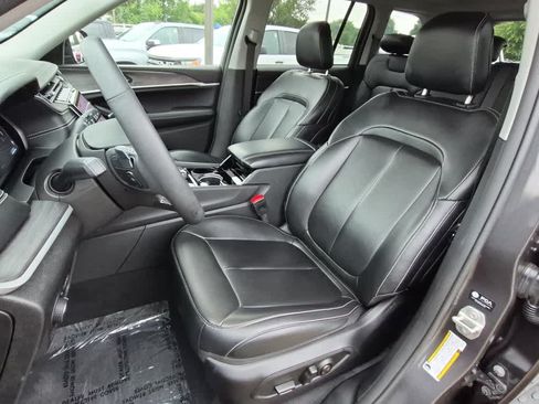 Used 2023 Jeep Grand Cherokee Limited AWD/4WD image 11
