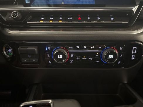 Certified 2025 Chevrolet Silverado 1500 LTZ w/ Technology Package image 26