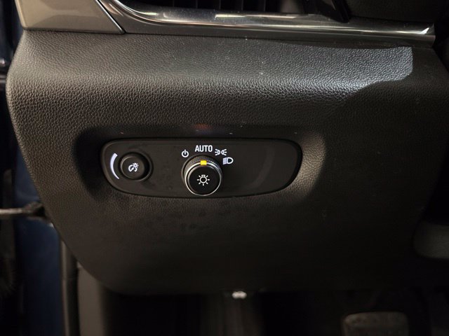Used 2023 Chevrolet Traverse LT FWD image 14