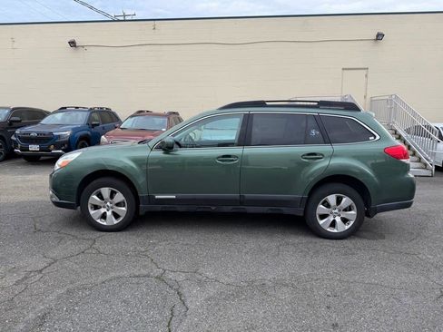 Used 2012 Subaru Outback 3.6R Limited w/ Popular Pkg 1A image 4