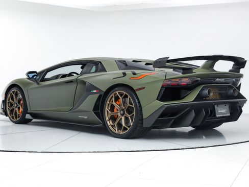 Used 2020 Lamborghini Aventador SVJ image 4