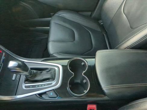 Used 2016 Ford Edge Titanium w/ Technology Package image 15