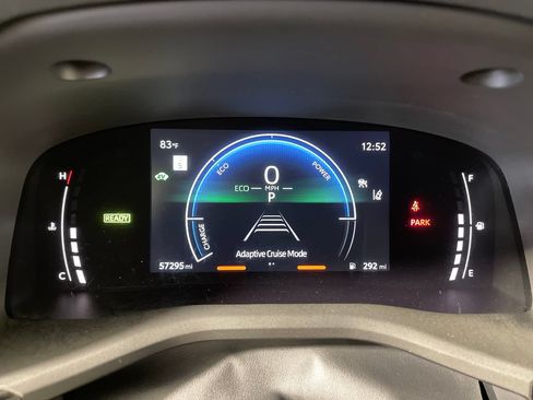 Used 2025 Toyota Camry SE FWD image 18