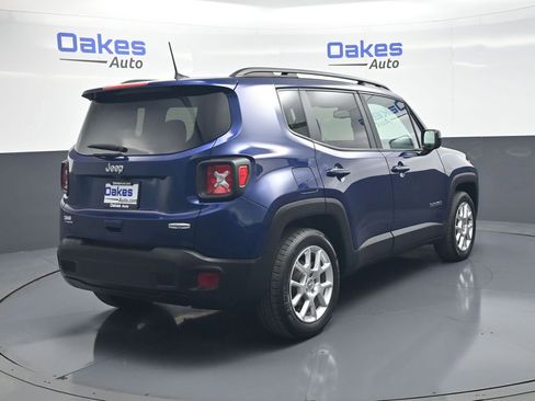 Used 2019 Jeep Renegade Latitude w/ Cold Weather Group FWD image 8