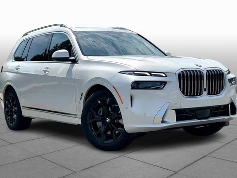 Used 2026 BMW X7 xDrive40i w/ Premium Package image 2