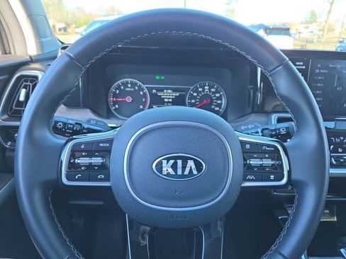 Used 2021 Kia Sorento EX image 19