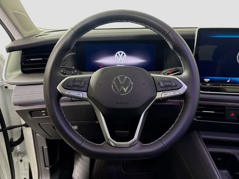 New 2026 Volkswagen Tiguan SE image 11