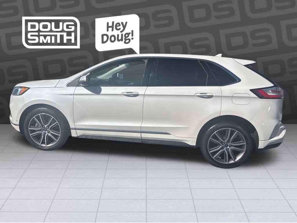 Used 2019 Ford Edge Titanium w/ Equipment Group 301A AWD/4WD image 2