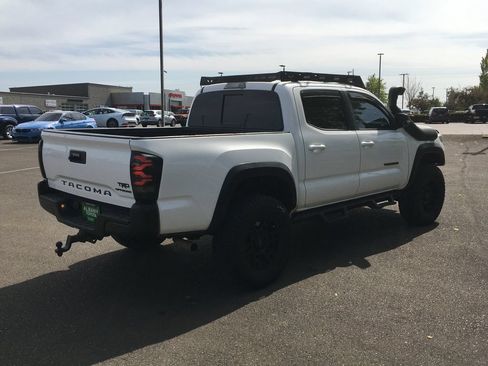 Used 2021 Toyota Tacoma TRD Off-Road w/ Technology Package AWD/4WD image 7
