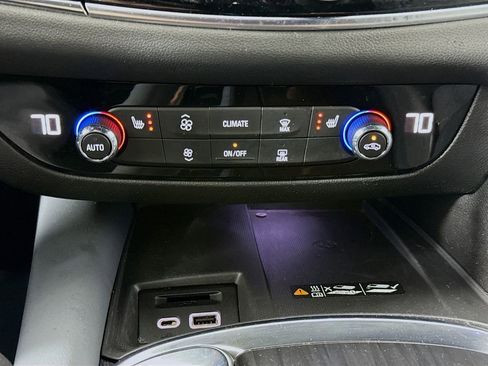 Used 2023 Buick Enclave Essence FWD image 15
