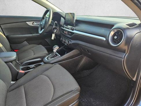 Used 2022 Kia Forte LXS FWD image 20
