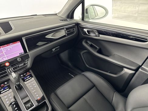 New 2025 Porsche Macan image 26
