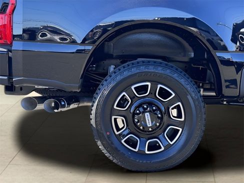 New 2026 Ford F250 Platinum w/ FX4 Off-Road Package image 47