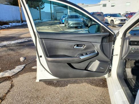 Used 2023 Nissan Sentra SR w/ SR Premium Package image 14