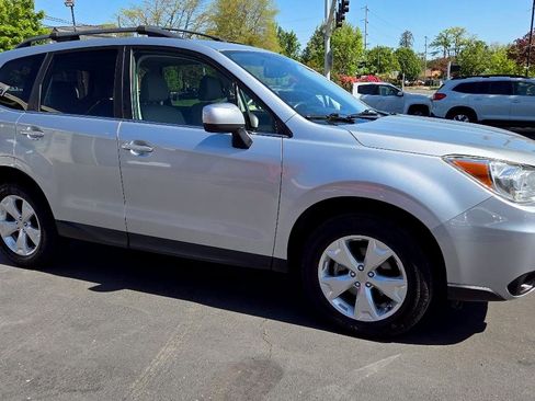 Used 2016 Subaru Forester 2.5i Limited AWD/4WD image 6